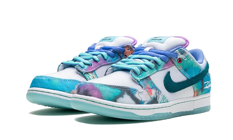 Nike SB Dunk Low Futura Laboratories Bleached Aqua frontal