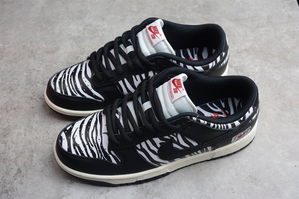 Nike SB Dunk Low OG QS Quartersnacks Zebra - SKU: DM3510-001