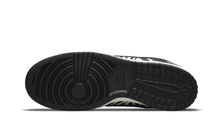 Nike SB Dunk Low OG QS Quartersnacks Zebra - SKU: DM3510-001