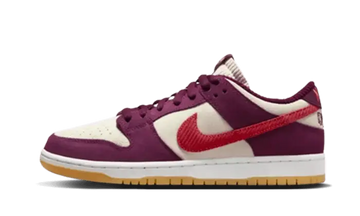 Nike SB Dunk Low Skate Like a Girl lateral