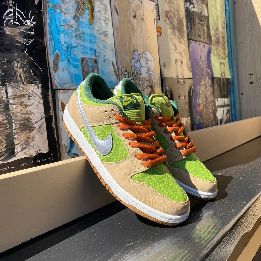 Nike SB Dunk Low Escargot on feet