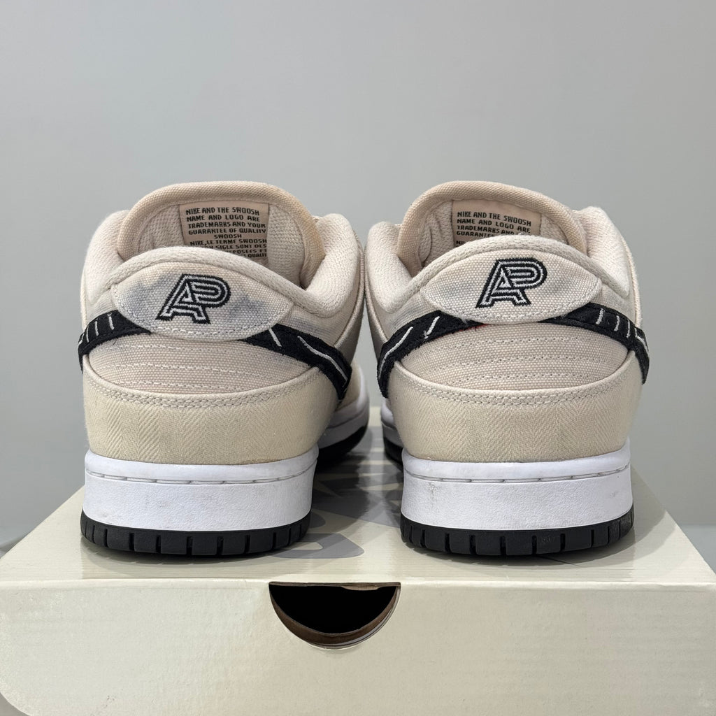 Nike SB Dunk Low x Albino & Preto 'Fossil' (44) - Usado