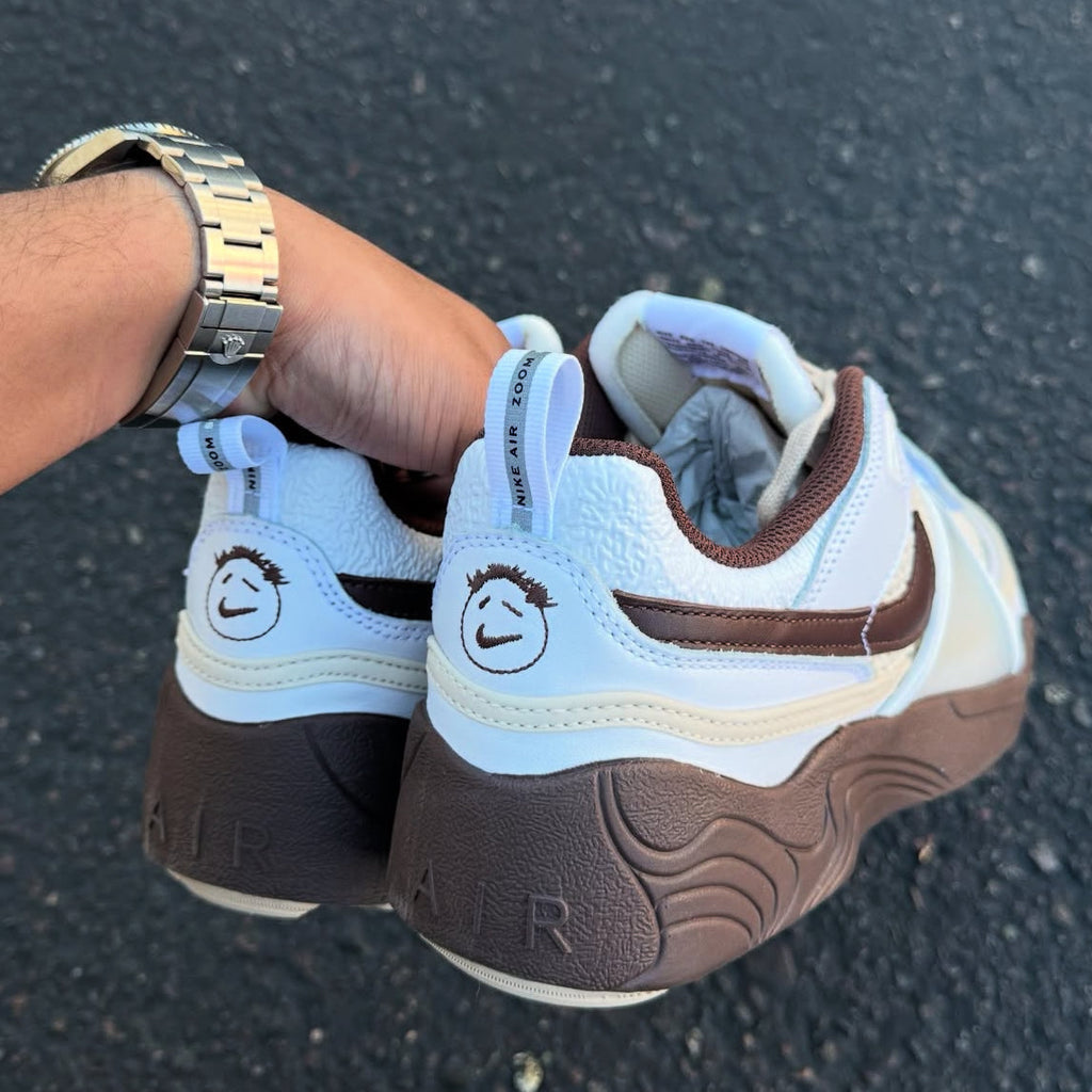Nike Zoom Field Jaxx
Travis Scott Light Chocolate