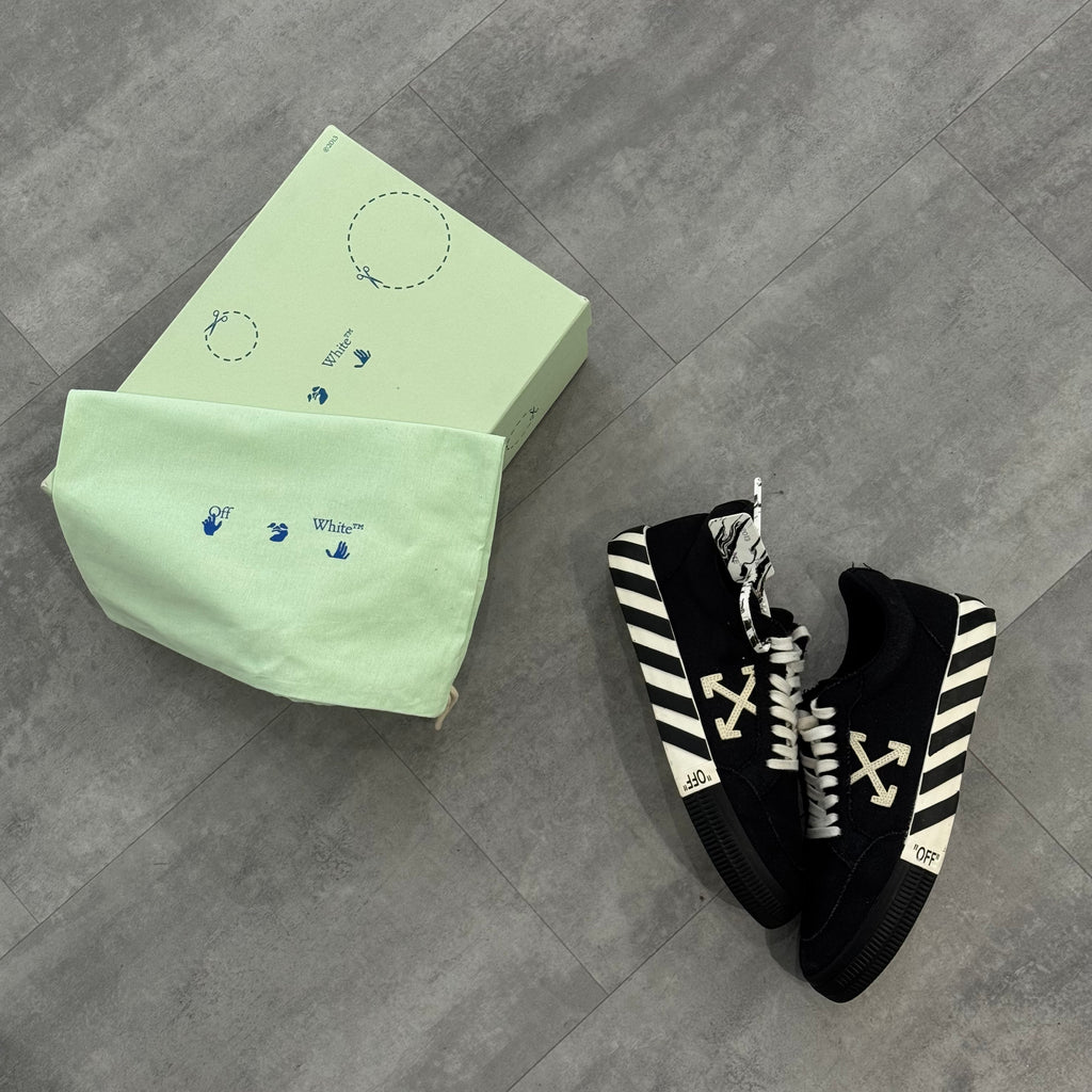 OFF-WHITE Vulc Low Black White Arrow (43) - Usado