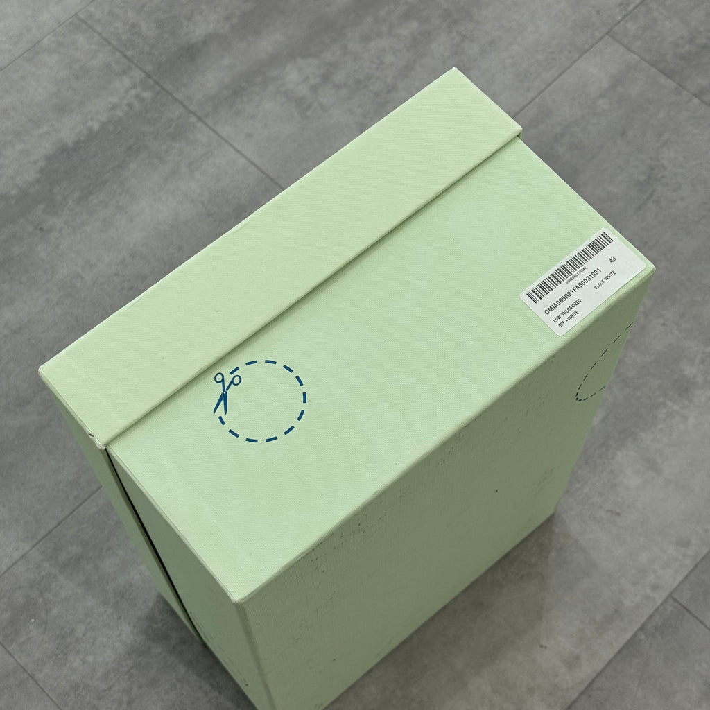 OFF-WHITE Vulc Low Black White Arrow (43) - Usado