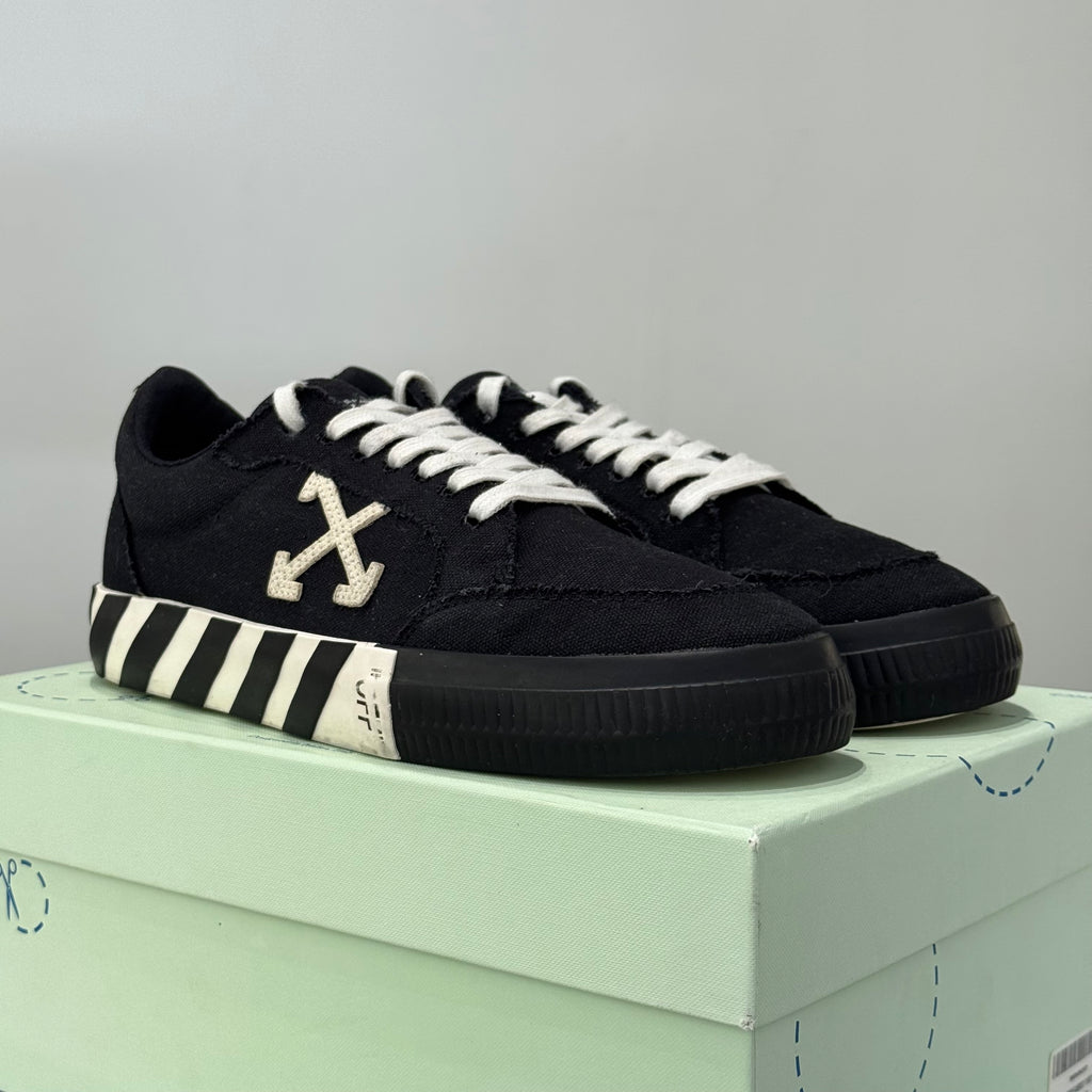 Off-White Logo Patch Low Top Black - SKU: OMIA085E20FAB0011001