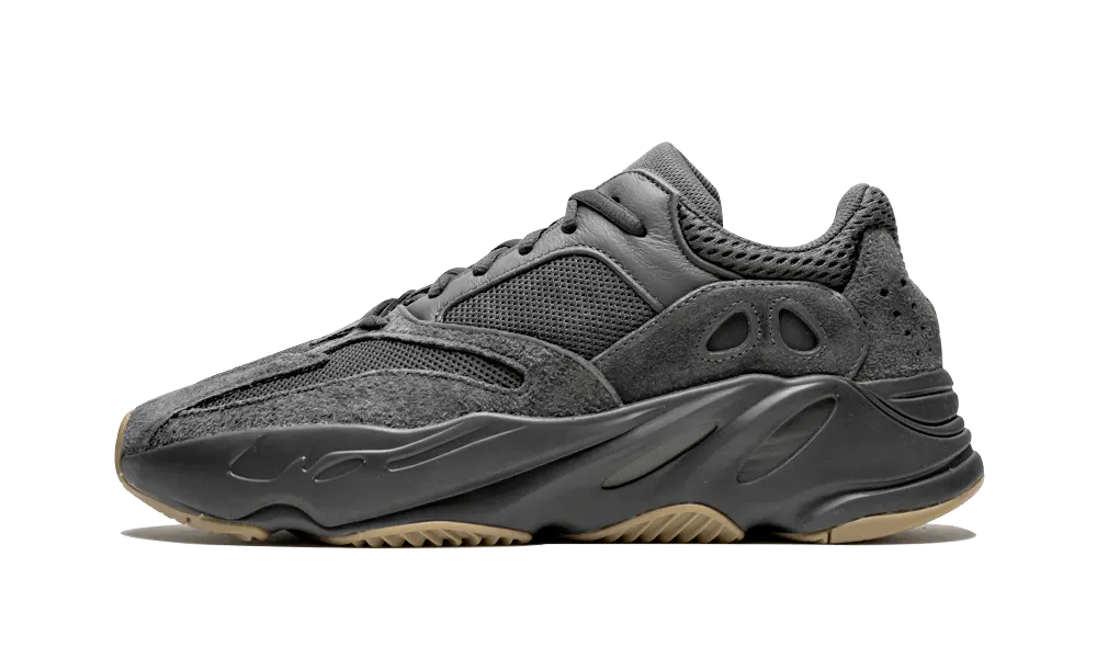 Yeezy 700 negras con blanco hotsell