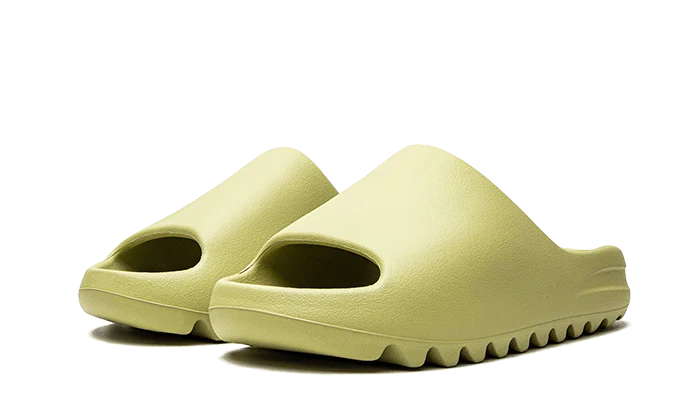 Yeezy Slide Resin frontal image