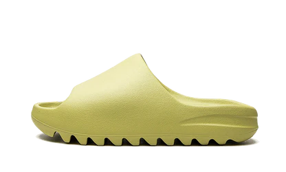 Yeezy Slide Resin lateral image