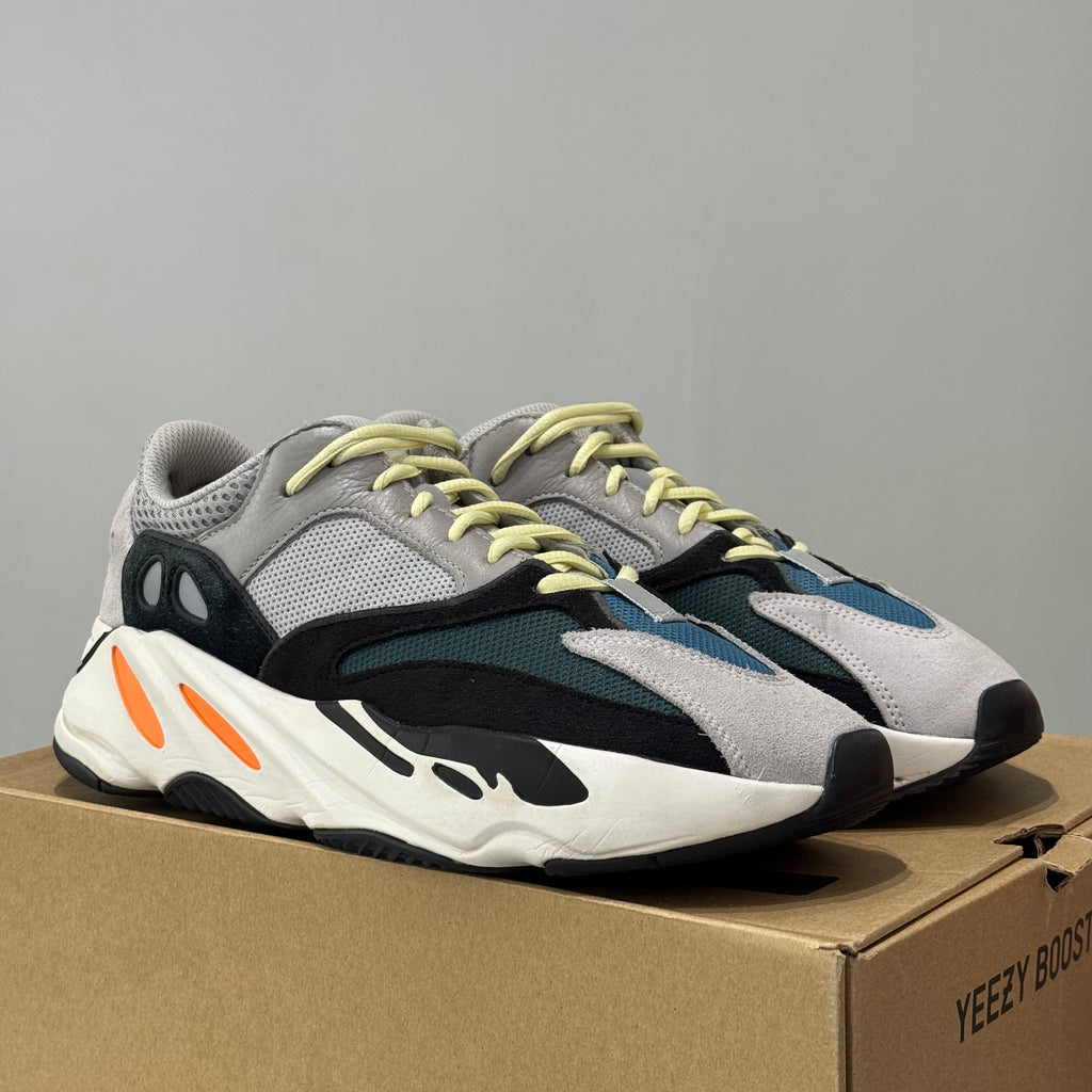 Yeezy Boost 700 V1 Wave Runner (43.5) - Usado