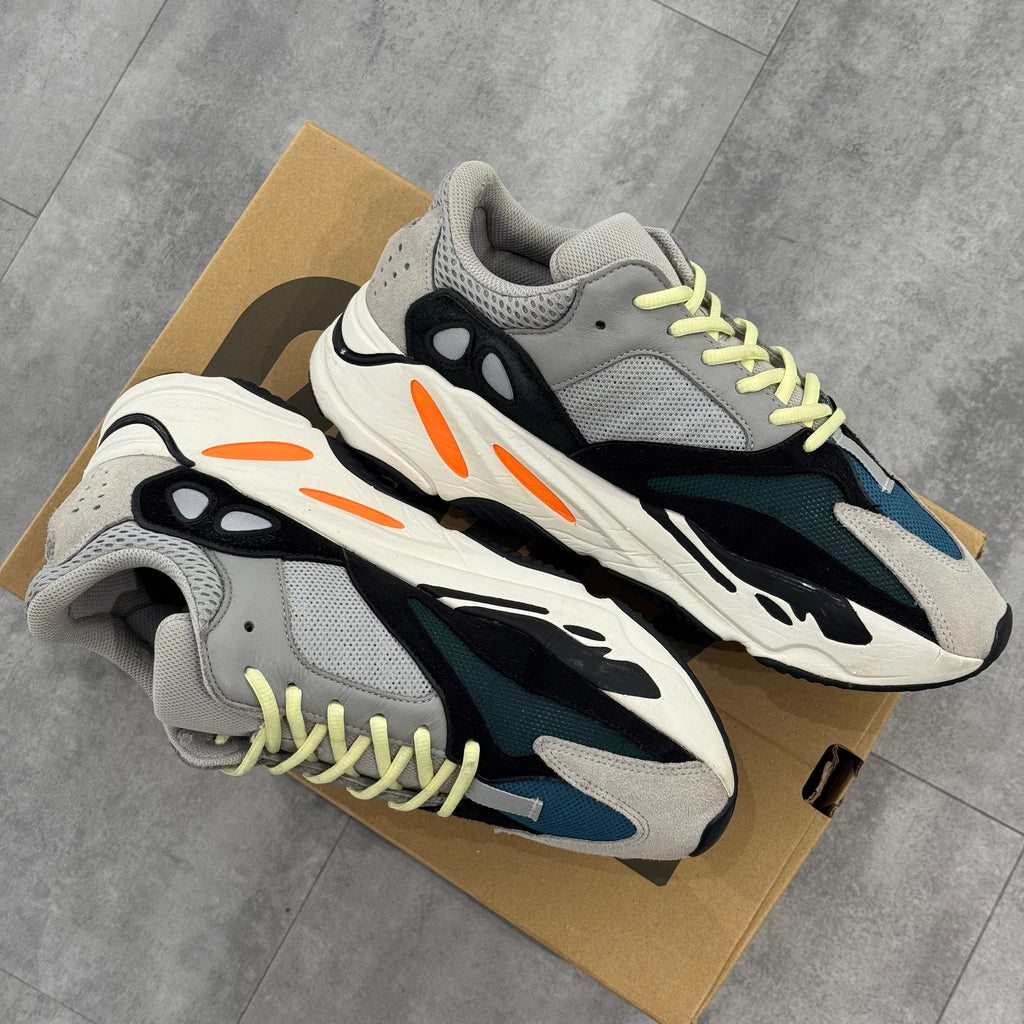 Yeezy Boost 700 V1 Wave Runner (44.5) - Usado