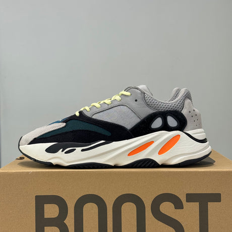 Yeezy Boost 700 V1 Wave Runner (44.5) - Usado  – sneaker autêntico da CollectKicks