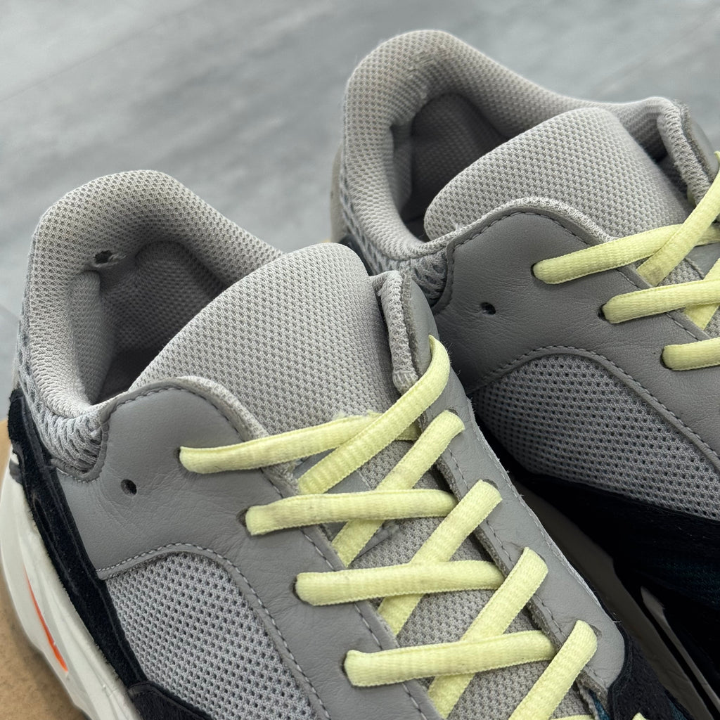 Yeezy Boost 700 V1 Wave Runner (44.5) - Usado
