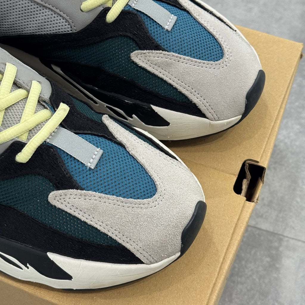 Yeezy Boost 700 V1 Wave Runner (44.5) - Usado