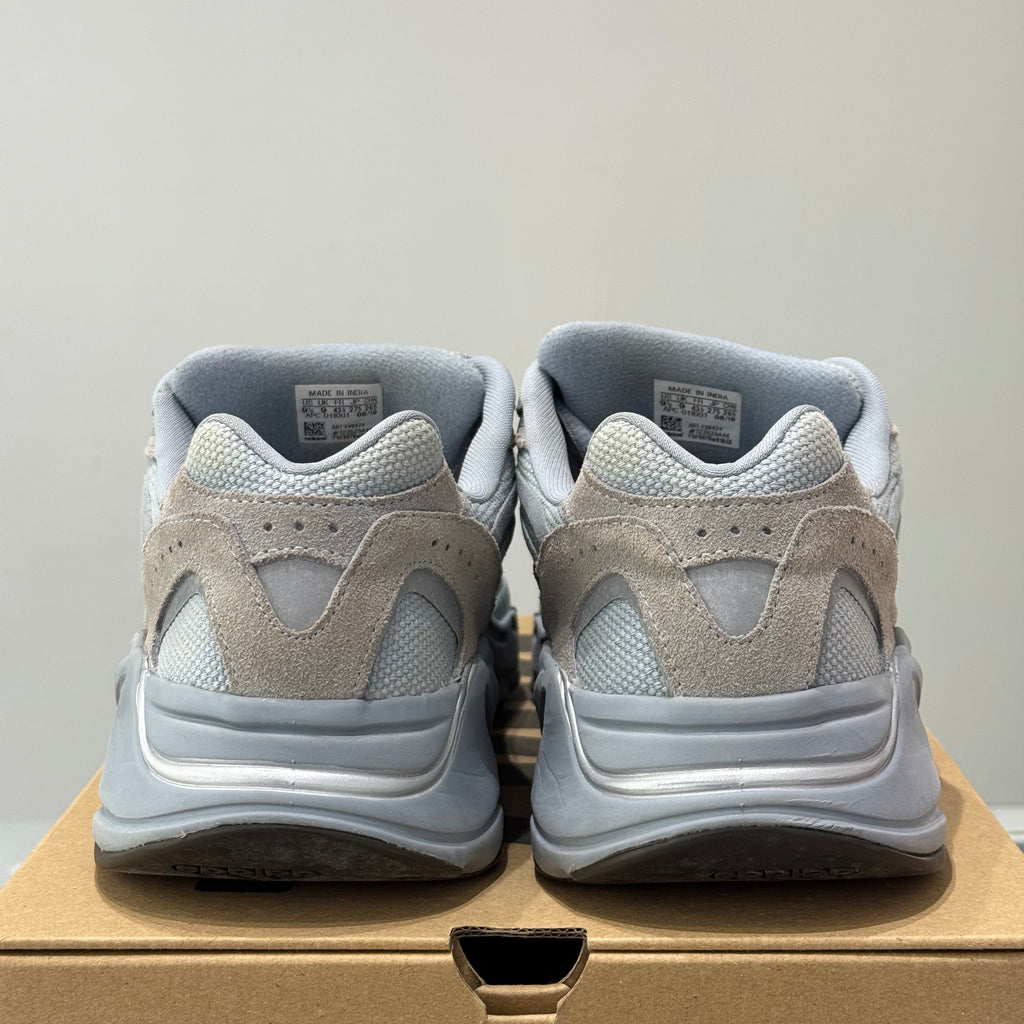 Yeezy Boost 700 V2 Hospital Blue - sneakers Usado CollectKicks