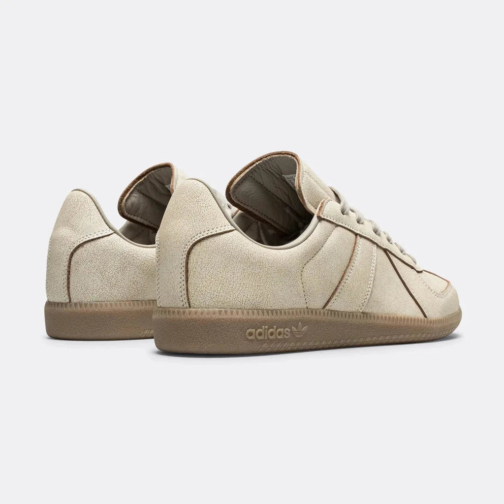 Adidas BW Army Earth Strata Cracked Leather JR7345 – sneaker autêntico da CollectKicks