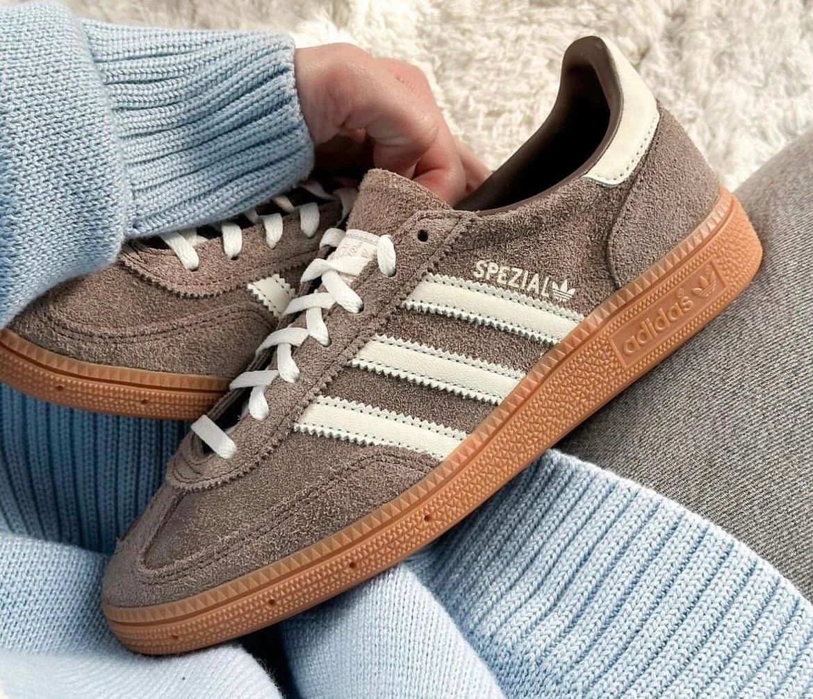 靴 adidas spezial Earth Strata IF6490 Adidas Handball Spezial 'Earth Strata Gum' |IF6490| CollectKicks