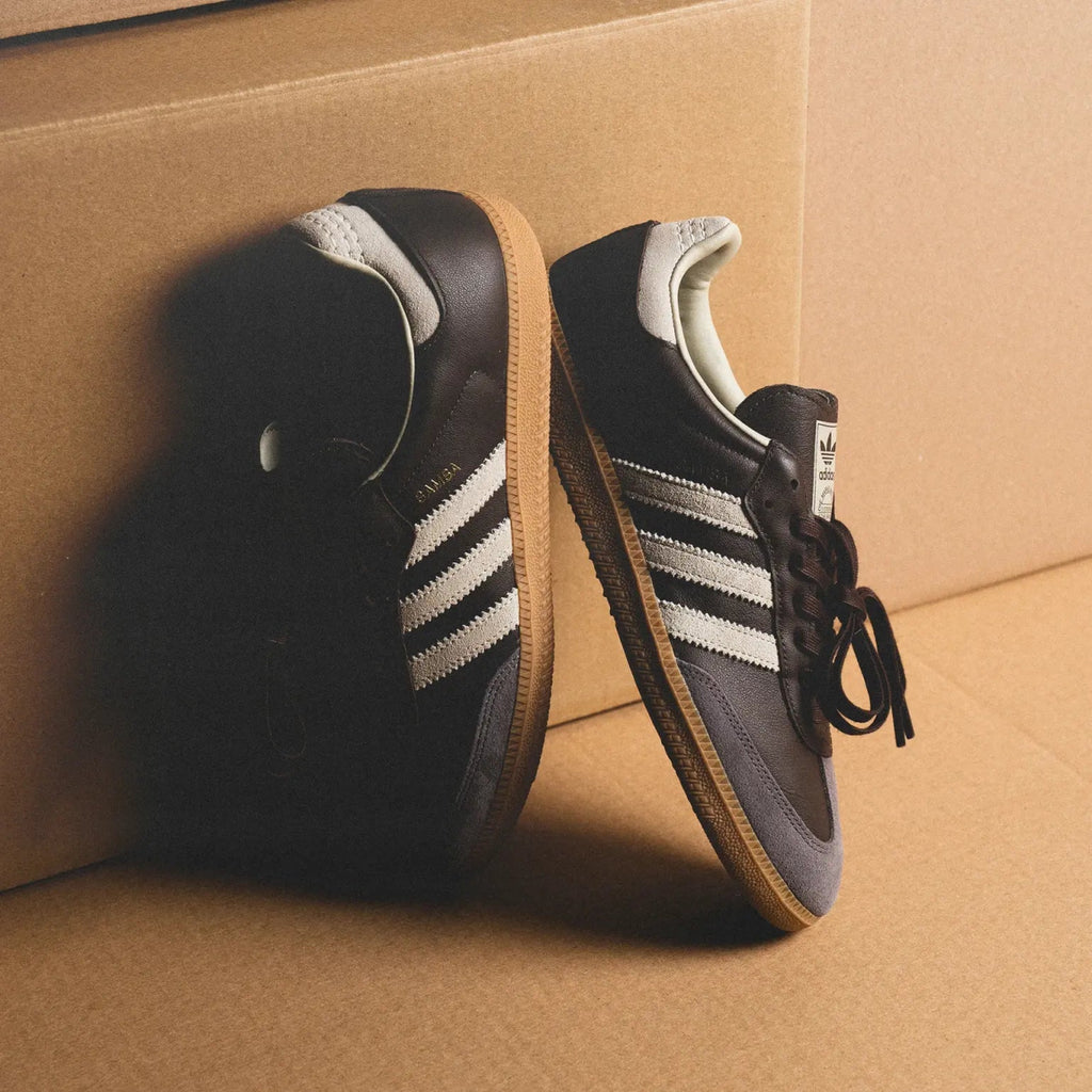 Adidas Samba OG Brown Putty Grey  – sneaker autêntico da CollectKicks
