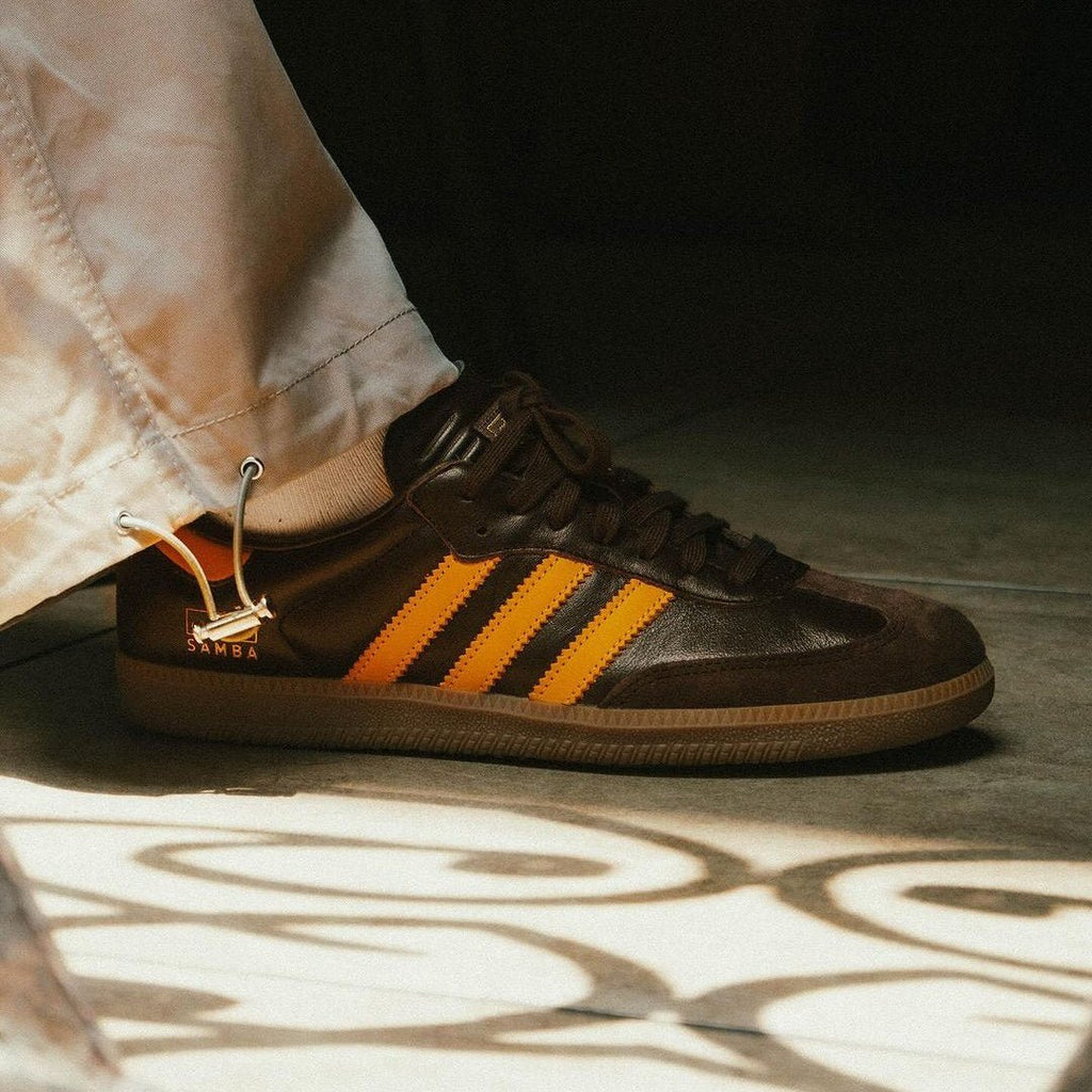 Adidas Samba OG Dark Brown Preloved Yellow  – sneaker autêntico da CollectKicks