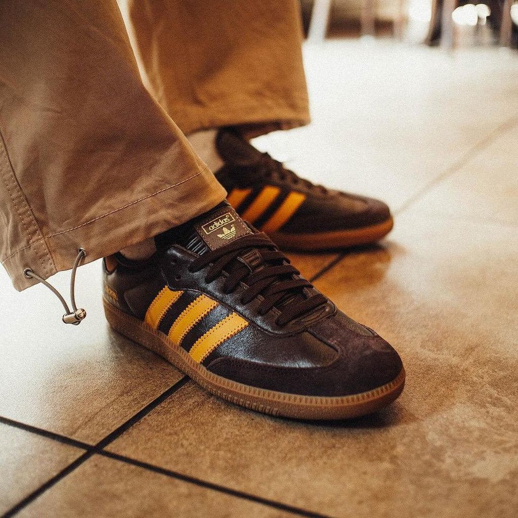 Adidas Samba OG Dark Brown Preloved Yellow  – sneaker autêntico da CollectKicks