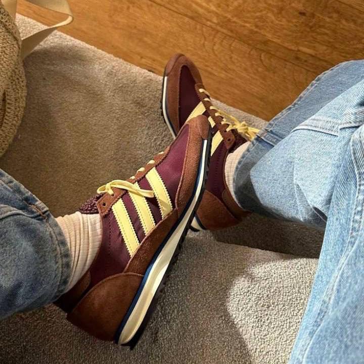 Adidas SL 72 OG Maroon Preloved Brown feet