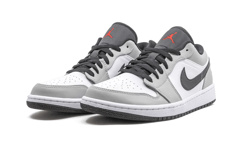 Air Jordan 1 Low Light Smoke Grey  – sneaker autêntico da CollectKicks