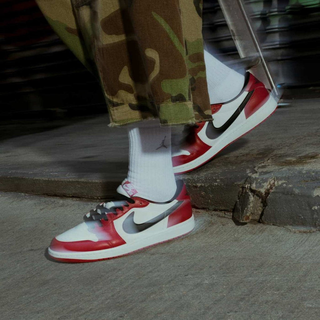 Air Jordan 1 Low OG Chicago HQ6998-600 – sneaker autêntico da CollectKicks