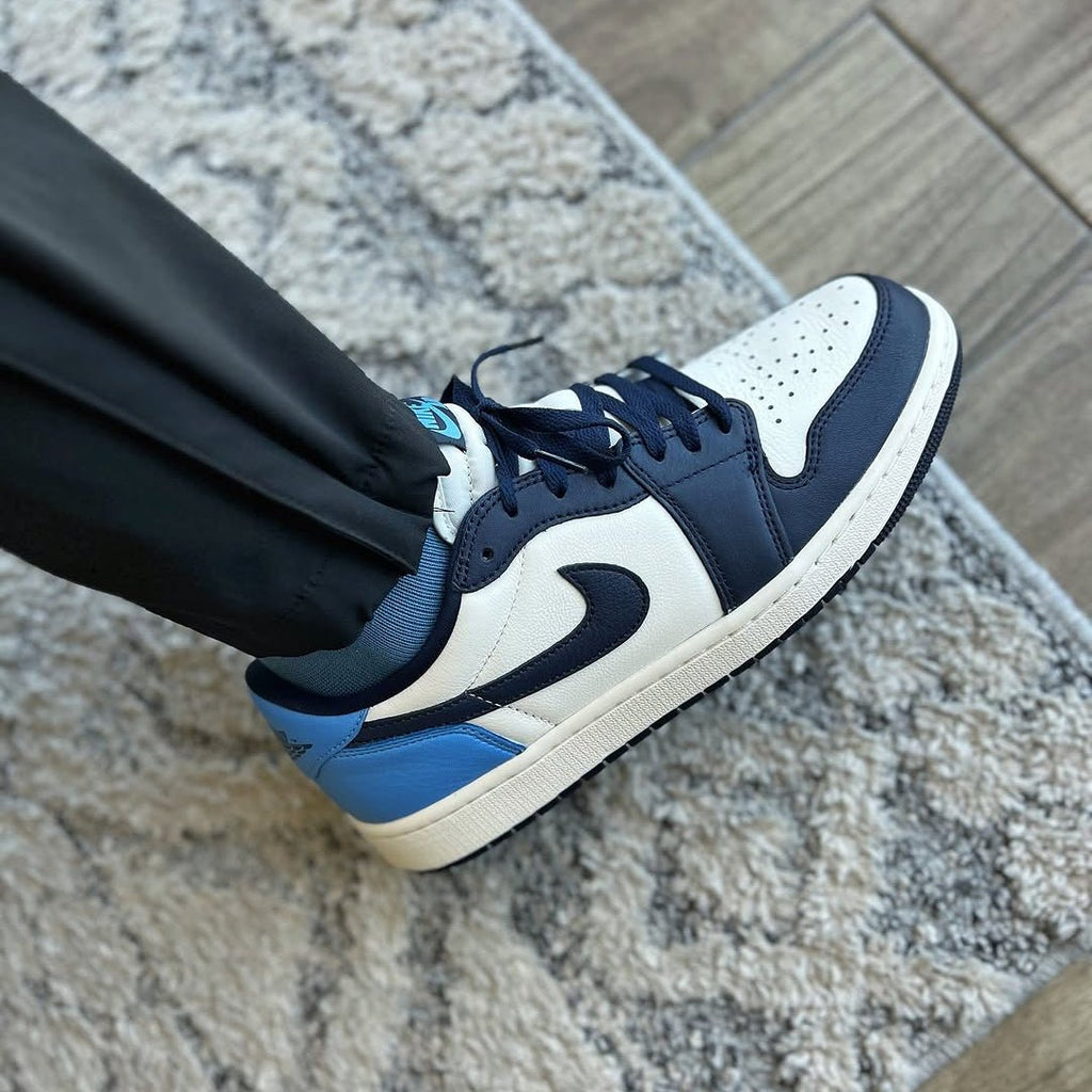 Air Jordan 1 Low OG Obsidian UNC  – sneaker autêntico da CollectKicks