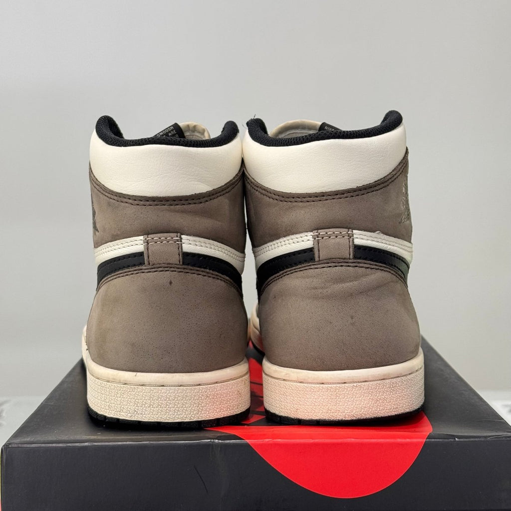 Air Jordan 1 Retro High Dark Mocha (41) - Usado  – sneaker autêntico da CollectKicks