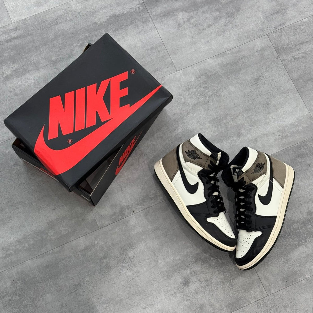 Air Jordan 1 Retro High Dark Mocha (41) - Usado  – sneaker autêntico da CollectKicks