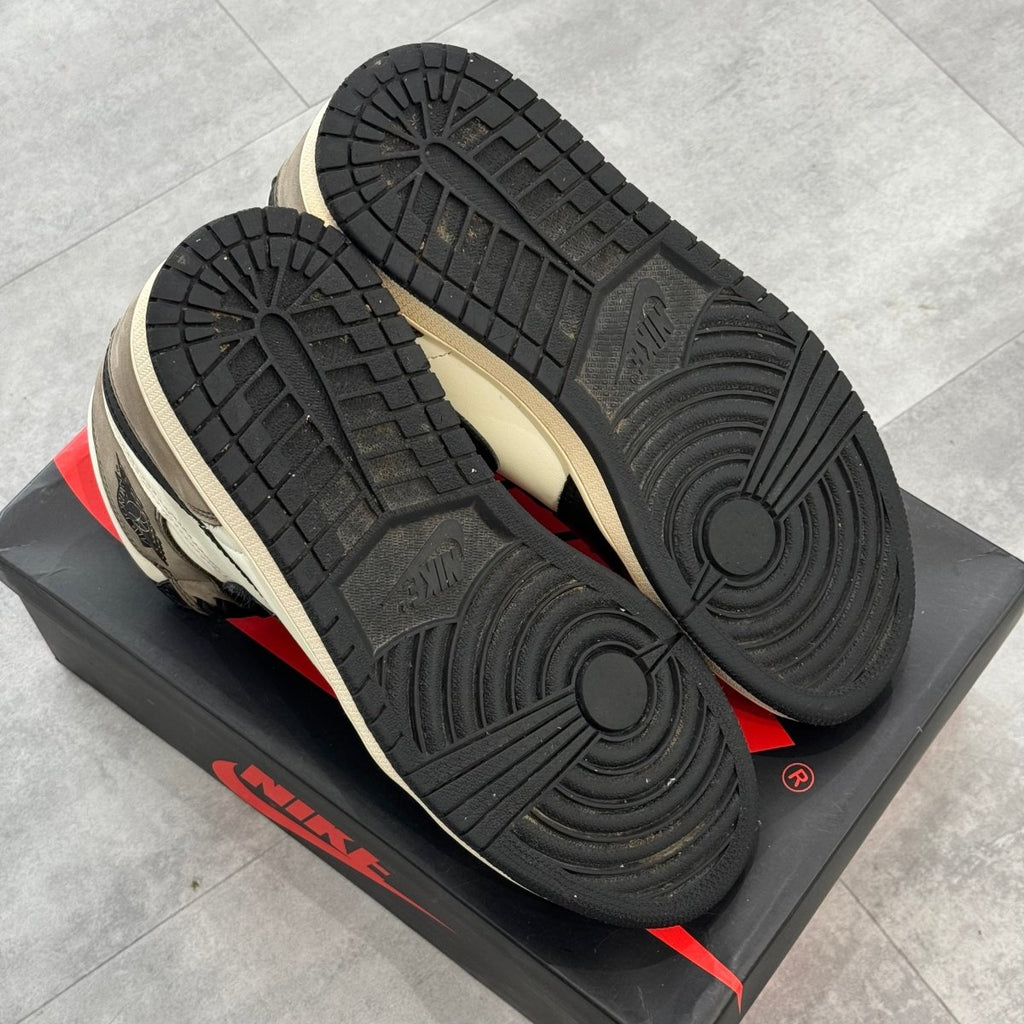 Air Jordan 1 Retro High Dark Mocha (41) - Usado  – sneaker autêntico da CollectKicks