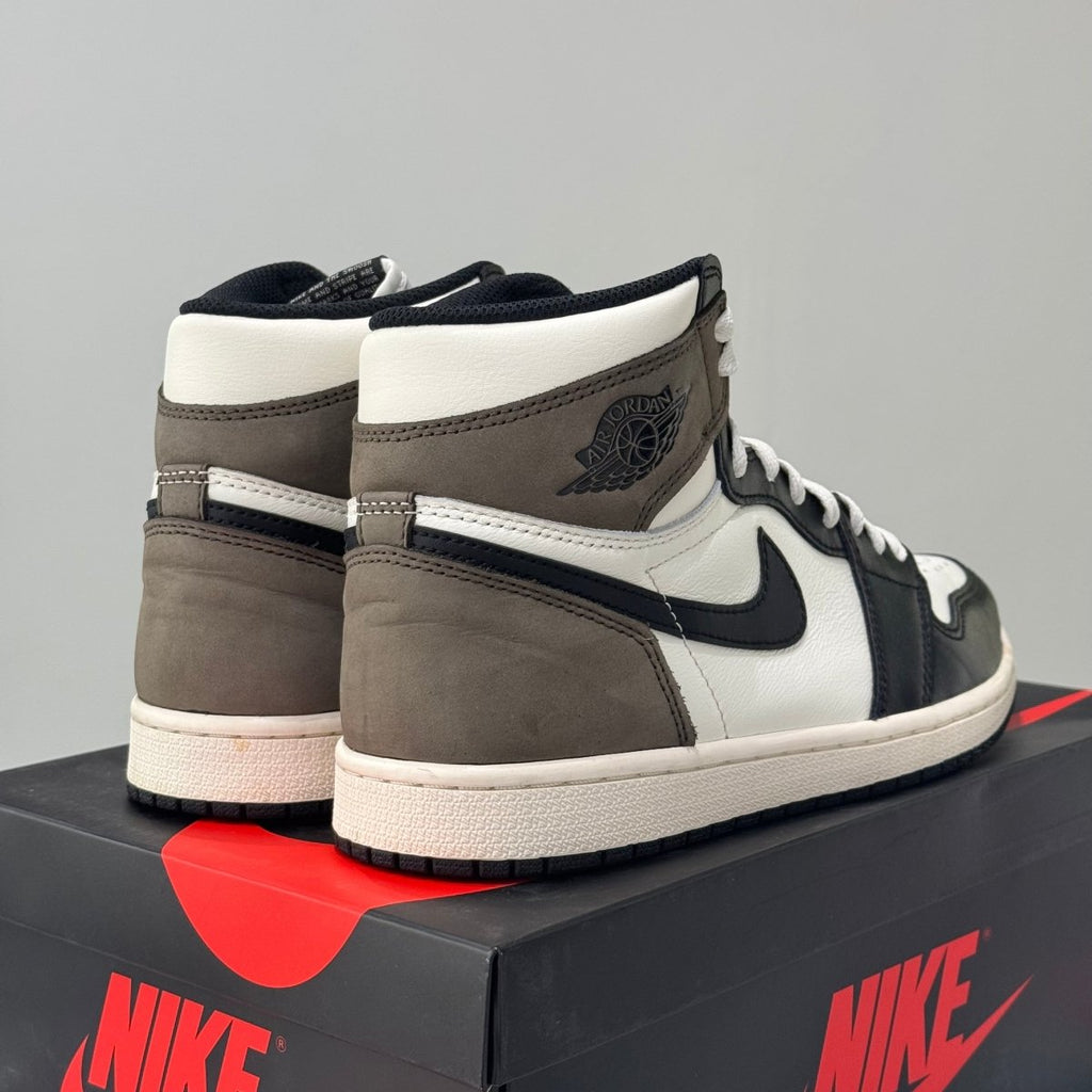 Air Jordan 1 Retro High Dark Mocha (41) - Usado  – sneaker autêntico da CollectKicks