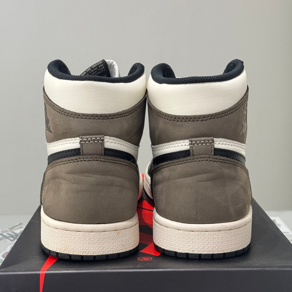 Air Jordan 1 Retro High Dark Mocha (41) - Usado  – sneaker autêntico da CollectKicks