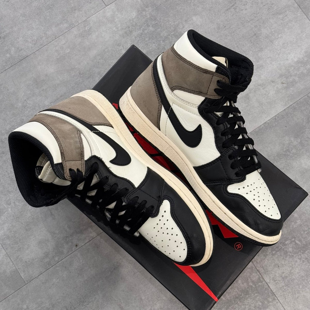 Air Jordan 1 Retro High Dark Mocha (41) - Usado  – sneaker autêntico da CollectKicks
