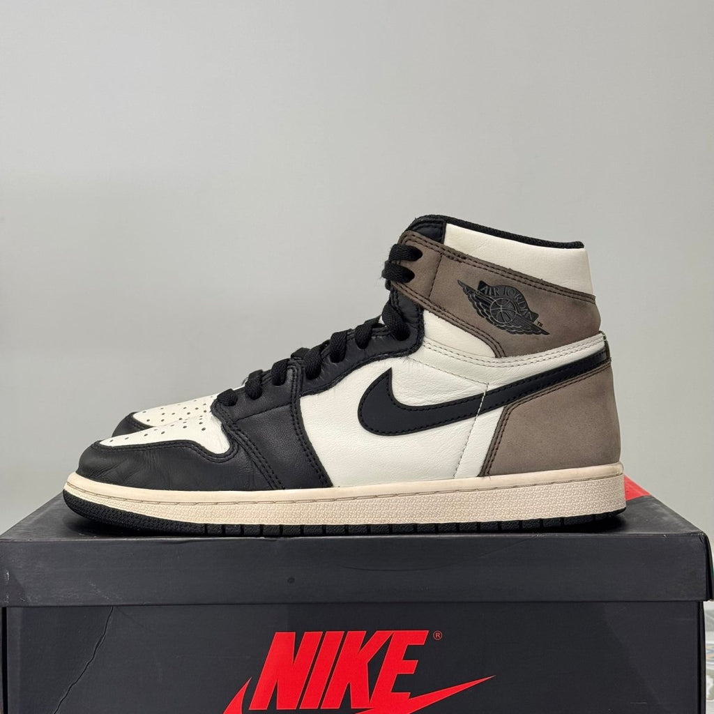 Air Jordan 1 Retro High Dark Mocha (41) - Usado  – sneaker autêntico da CollectKicks