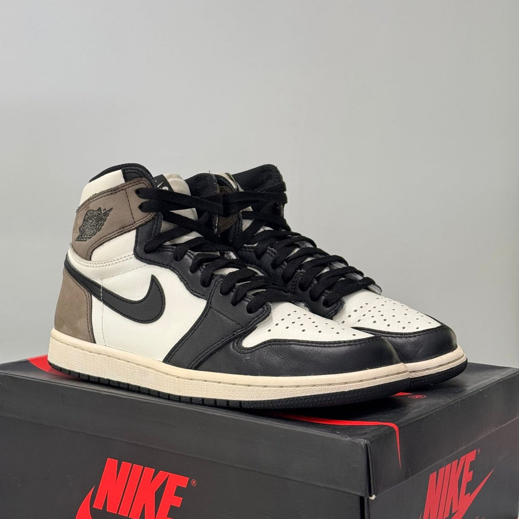 Air Jordan 1 Retro High Dark Mocha (41) - Usado  – sneaker autêntico da CollectKicks