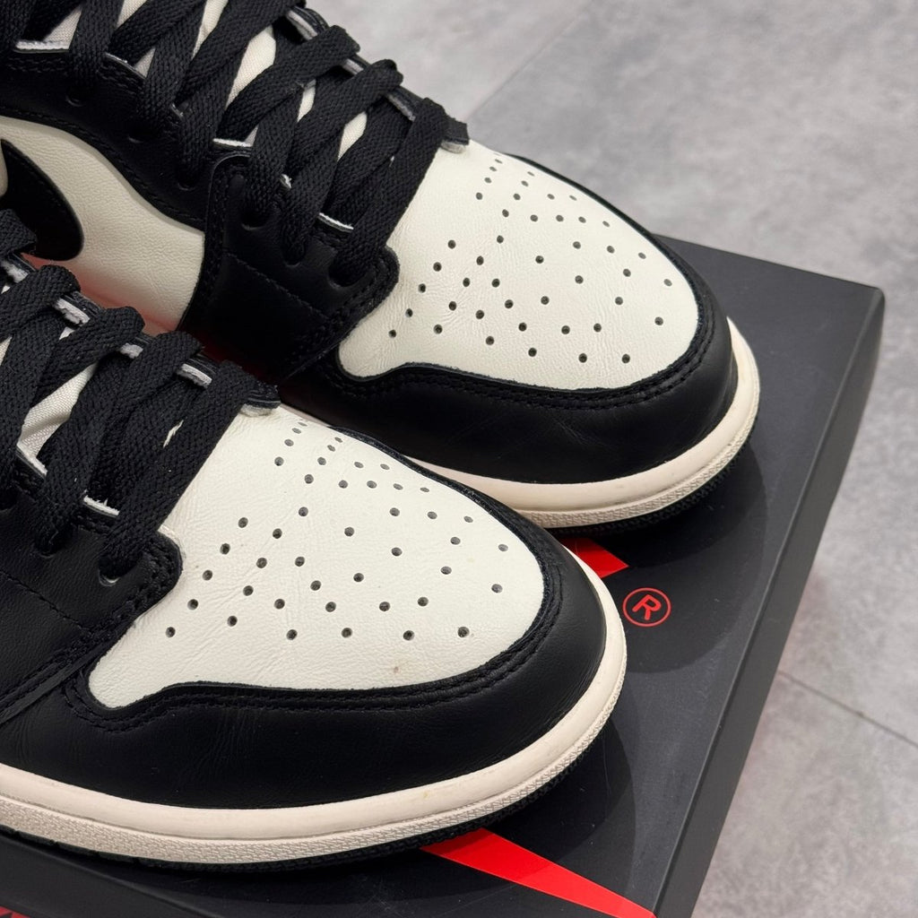 Air Jordan 1 Retro High Dark Mocha (43) - Usado  – sneaker autêntico da CollectKicks
