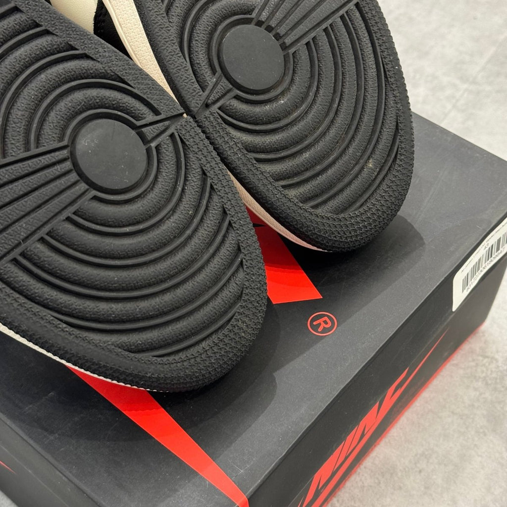 Air Jordan 1 Retro High Dark Mocha (44.5) - Usado  – sneaker autêntico da CollectKicks