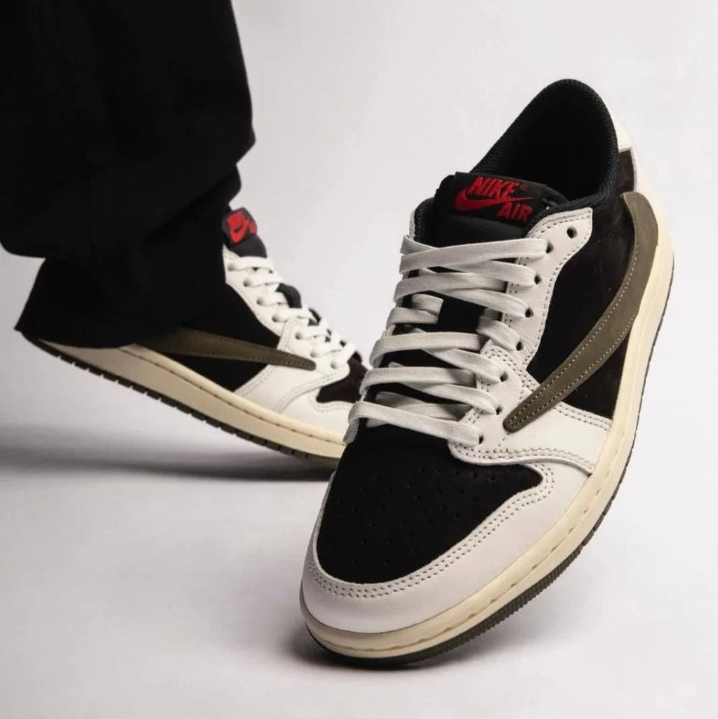 Air Jordan 1 Retro Low OG SP Travis Scott Olive DZ4137-106 – sneaker autêntico da CollectKicks