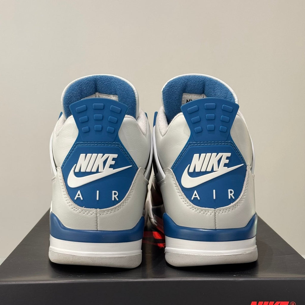 Air Jordan 4 Retro Military Blue (43) - Usado  – sneaker autêntico da CollectKicks