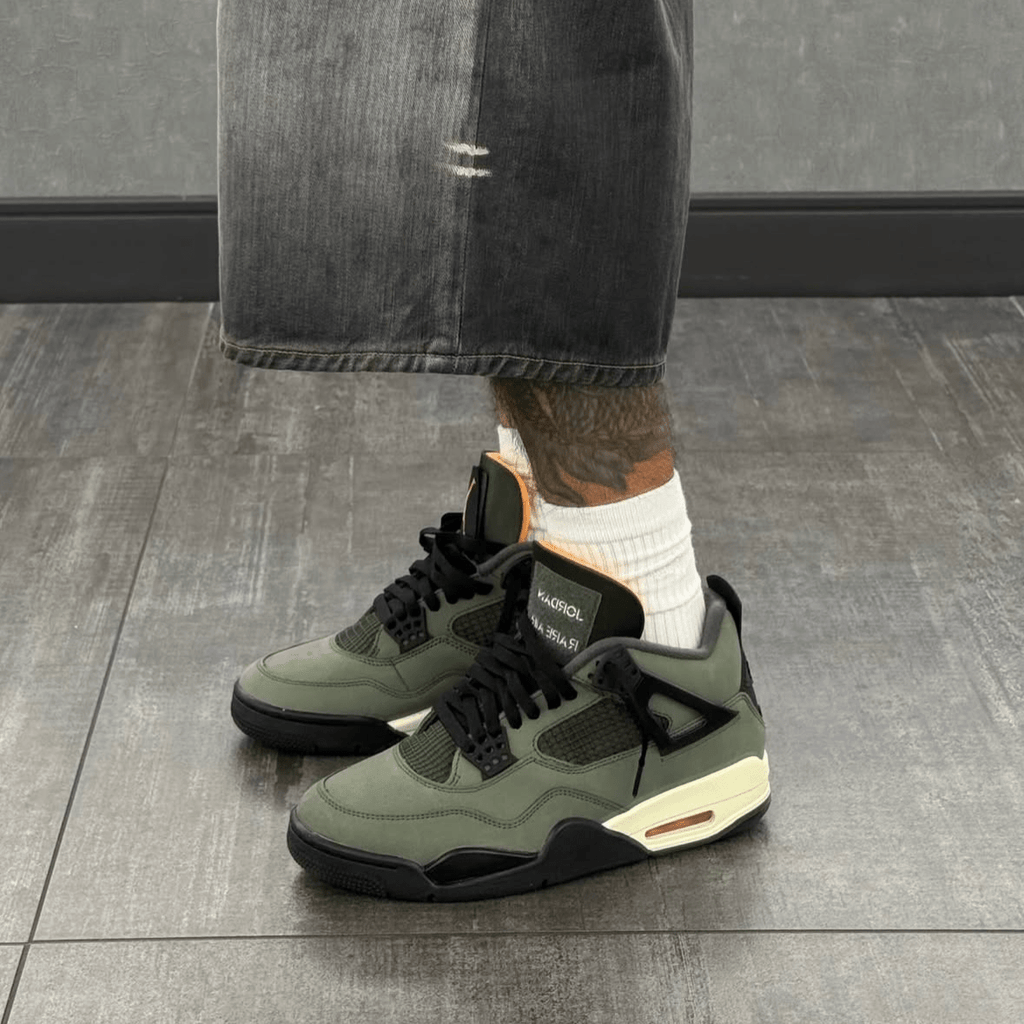 Air Jordan 4 Retro OG SP Undefeated (2025)  – sneaker autêntico da CollectKicks
