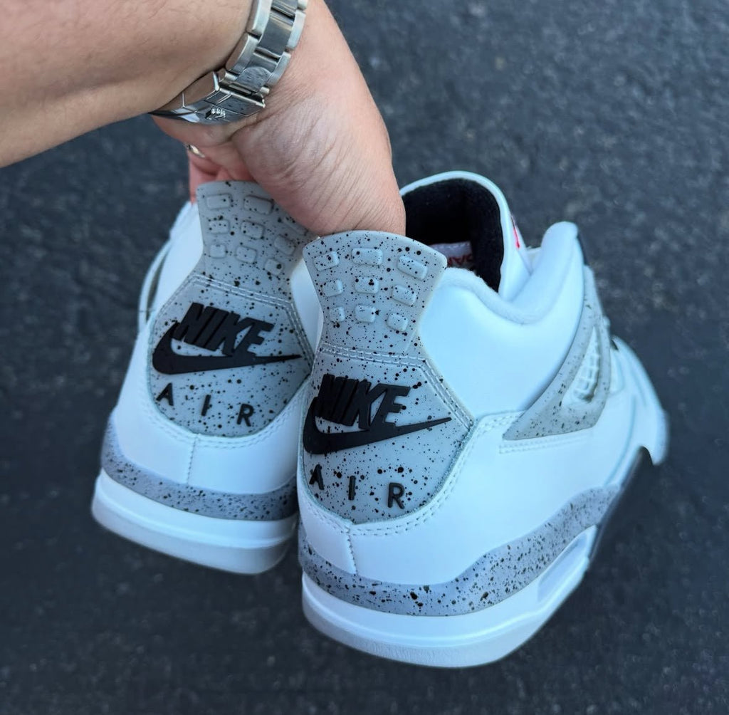 Air Jordan 4 Retro White Cement (2025)  – sneaker autêntico da CollectKicks