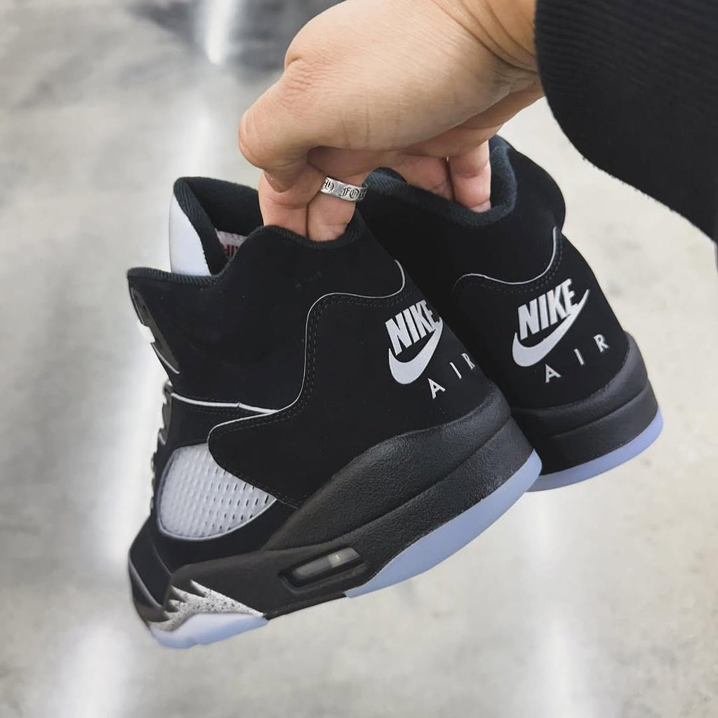 Air Jordan 5 Retro OG Black Metallic Reimagined  – sneaker autêntico da CollectKicks