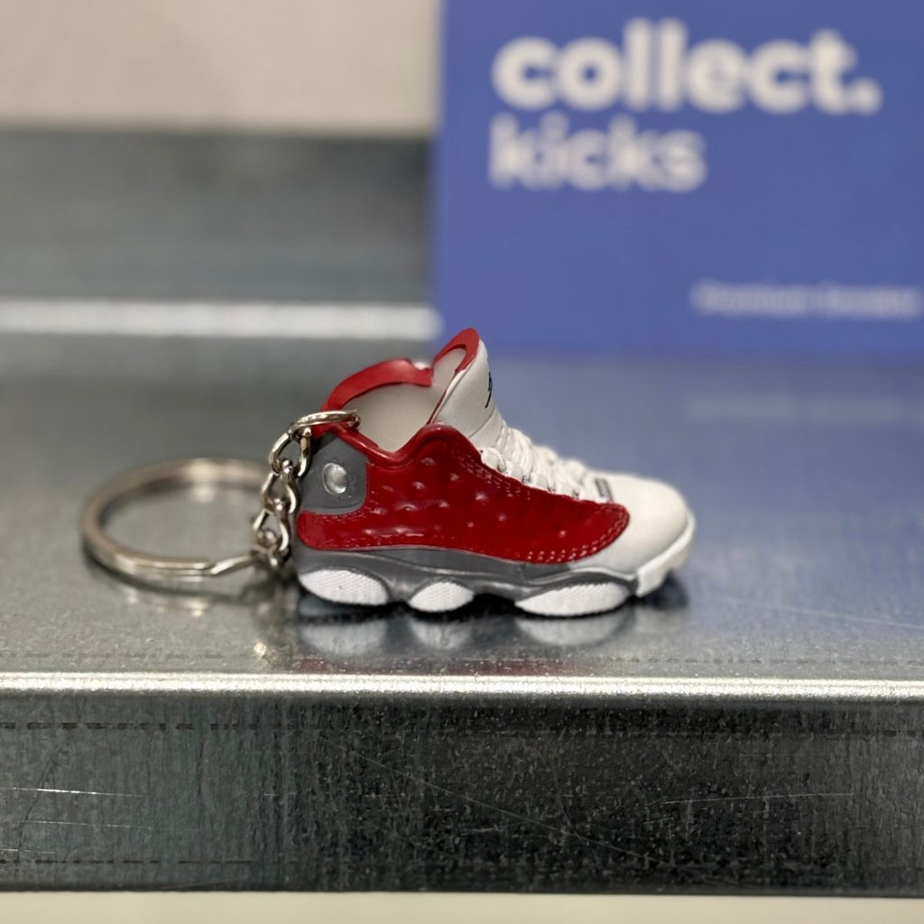 Keychain - Air Jordan 2, 6, 7, 8, 12, 13  – sneaker autêntico da CollectKicks