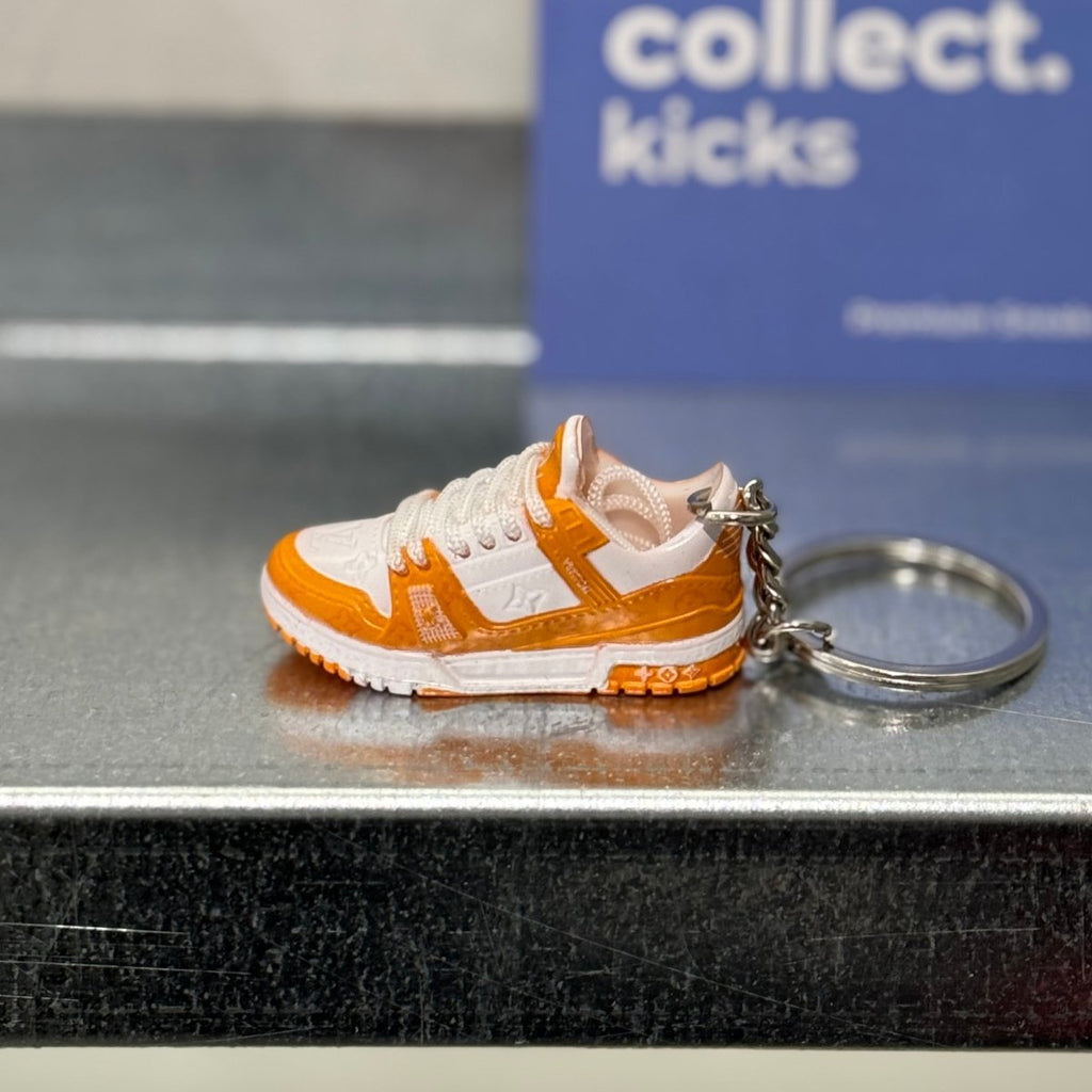 Keychain - LV Trainer Monogram  – sneaker autêntico da CollectKicks