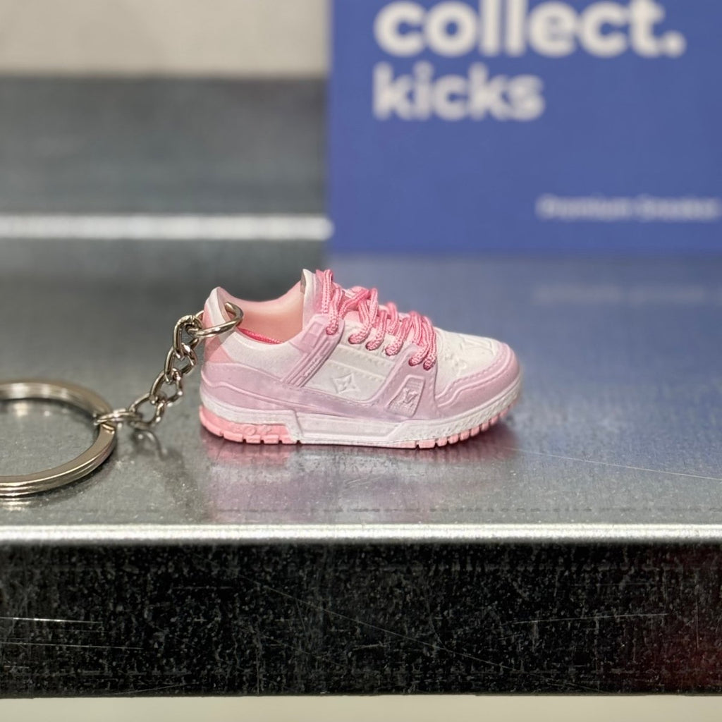Keychain - LV Trainer Monogram  – sneaker autêntico da CollectKicks