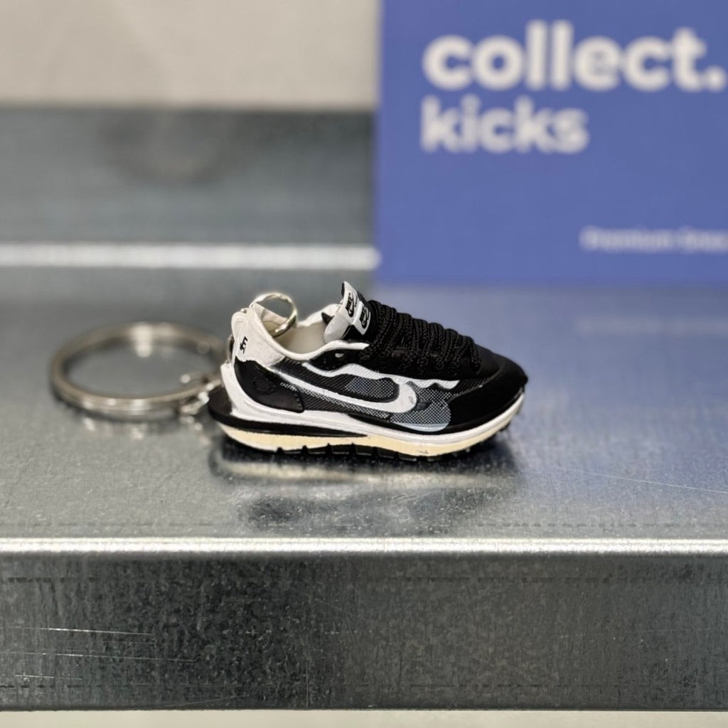 Keychain - Nike x sacai  – sneaker autêntico da CollectKicks