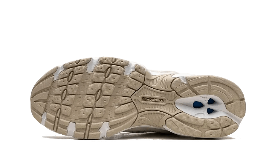 New Balance 530 Sea Salt Moonbeam MR530OW – sneaker autêntico da CollectKicks