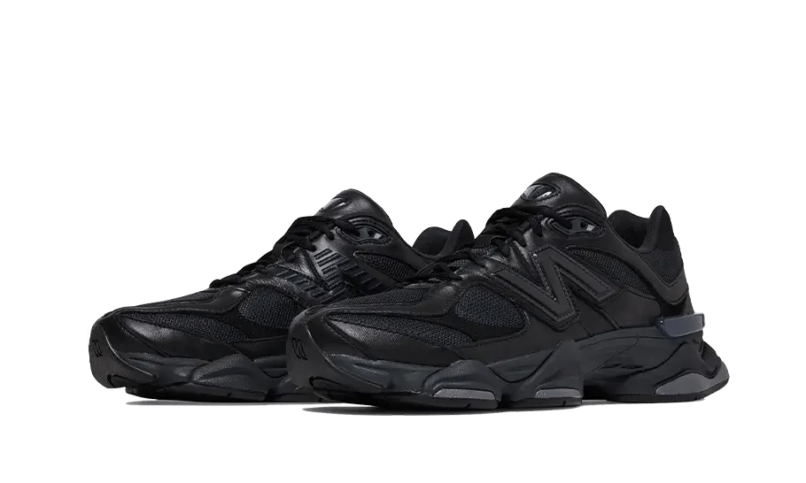 New Balance 9060 Triple Black Leather  – sneaker autêntico da CollectKicks