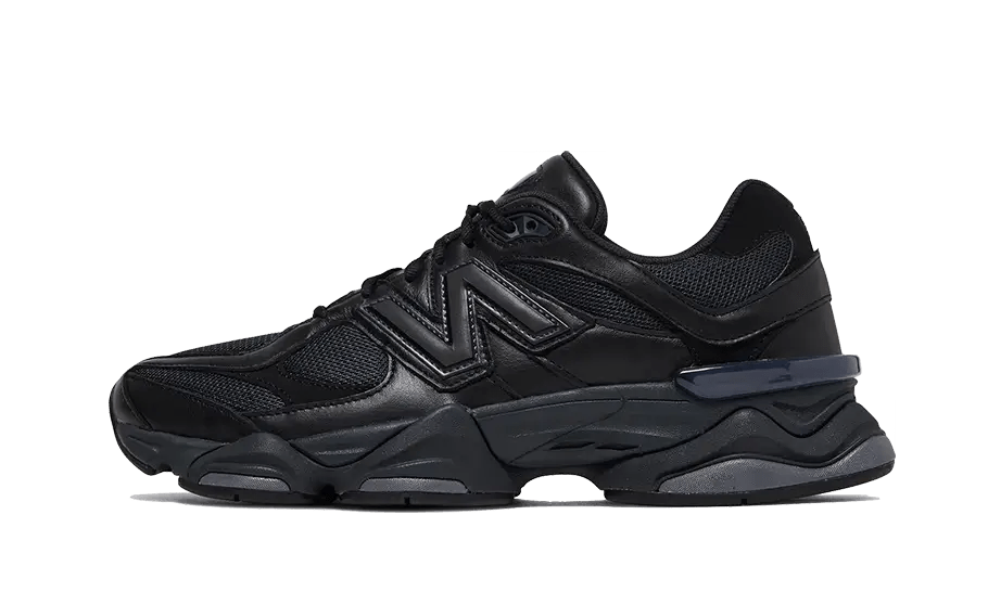 New Balance 9060 Triple Black Leather  – sneaker autêntico da CollectKicks
